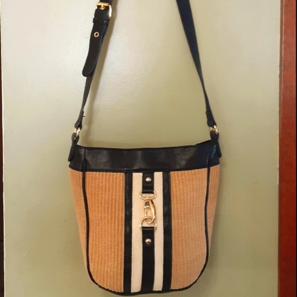 Victor Crossbody/shoulder bag - Picture 1 of 8